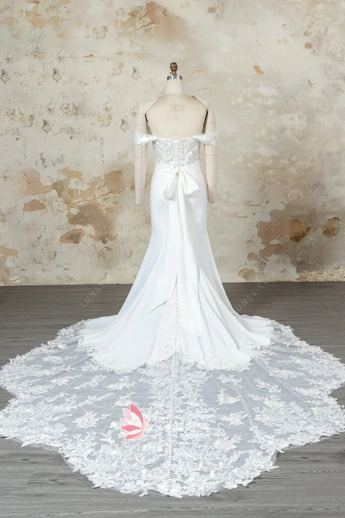 mermaid lace long train wedding gown mermaid lace long train wedding gown