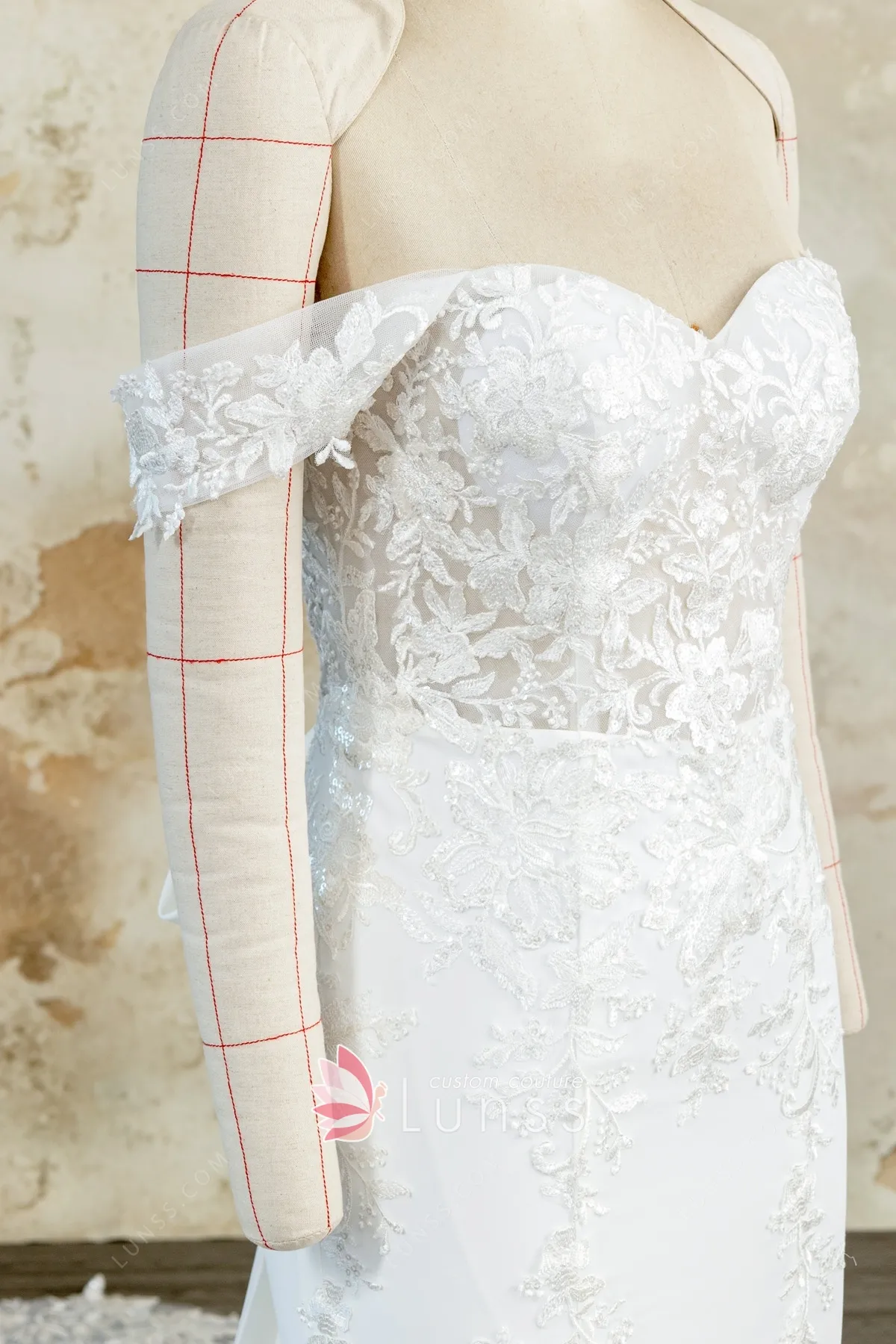 sweetheart neck with off the shoulder straps sweetheart neck with off the shoulder straps