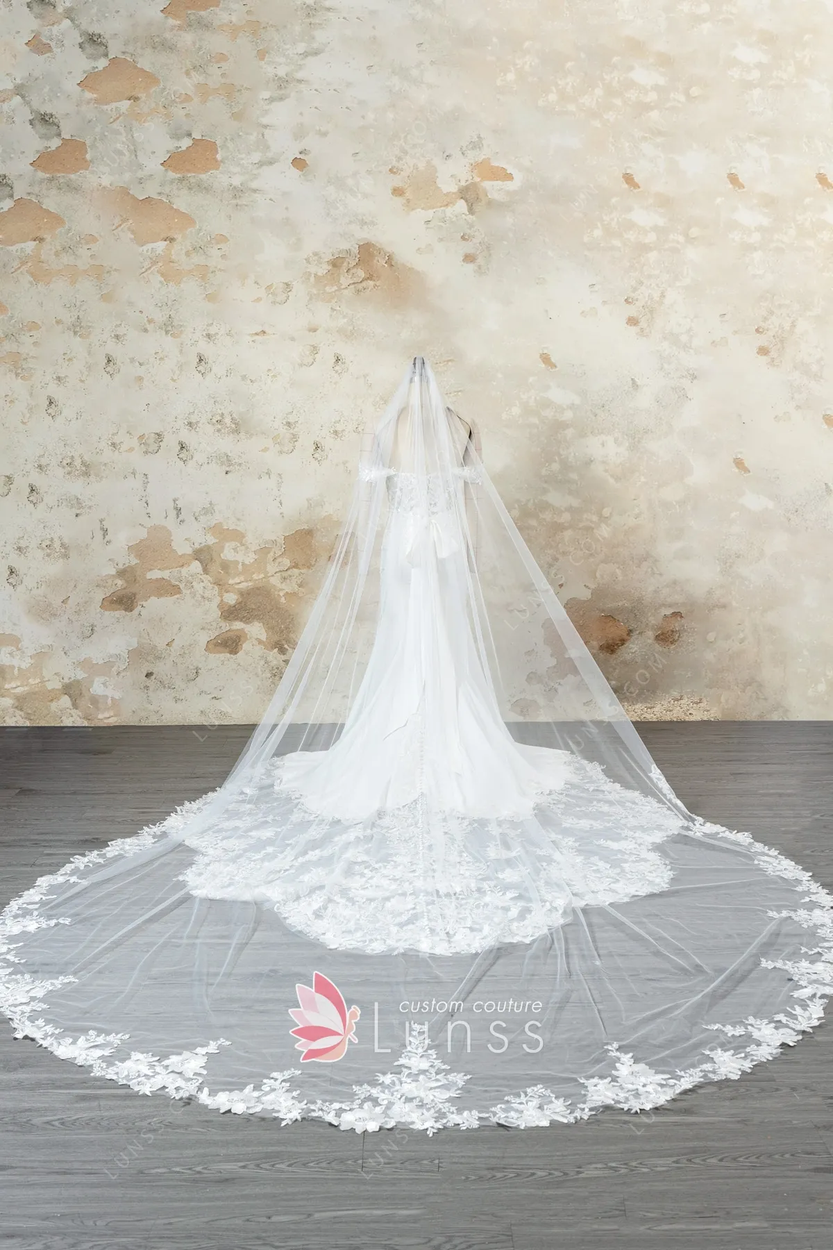 wedding dress with a matching lace trim bridal veil wedding dress with a matching lace trim bridal veil