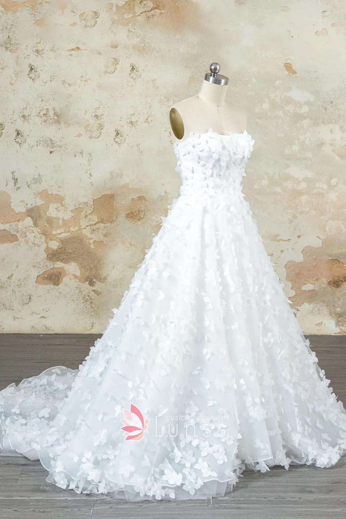 3d petal strapless a line spring wedding dress 3d petal strapless a line spring wedding dress